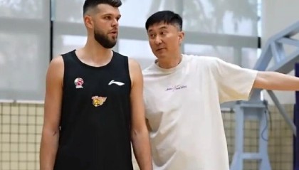 广东男篮积极备战，杜锋指导拉科塞维奇，徐杰胡明轩状态出色